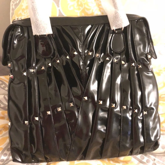 ♦️SOLD♦️NWT Valentino Patent Leather Studded Purse - Picture 5 of 7